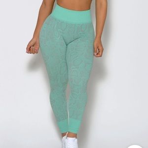 bombshell snake seamless leggings never worn